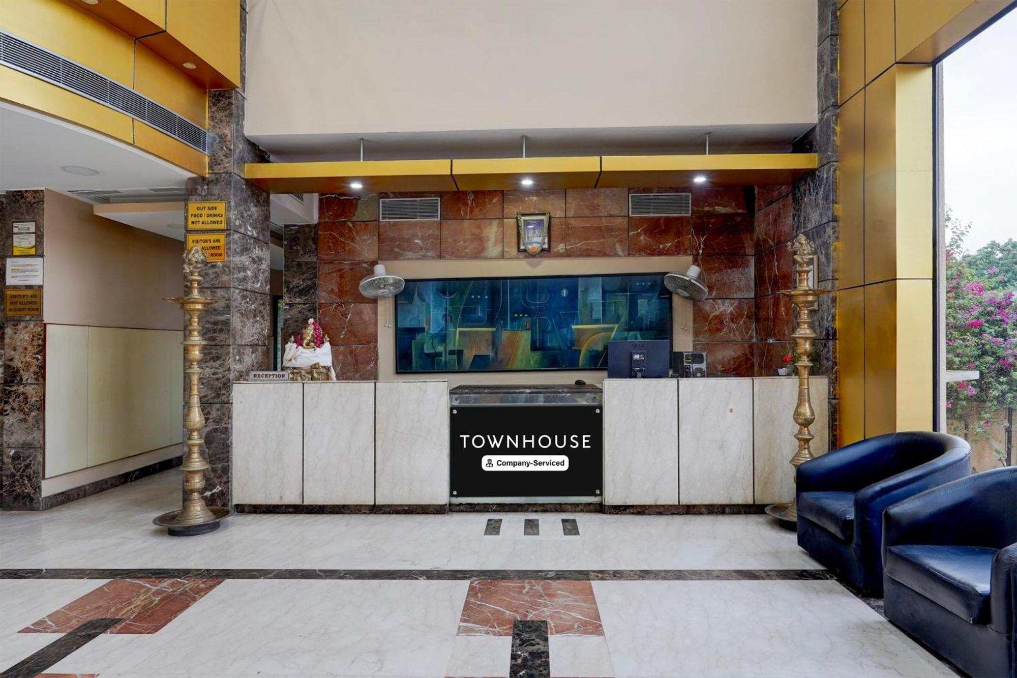 Отель Super Townhouse Koyambedu Ченнаи Экстерьер фото