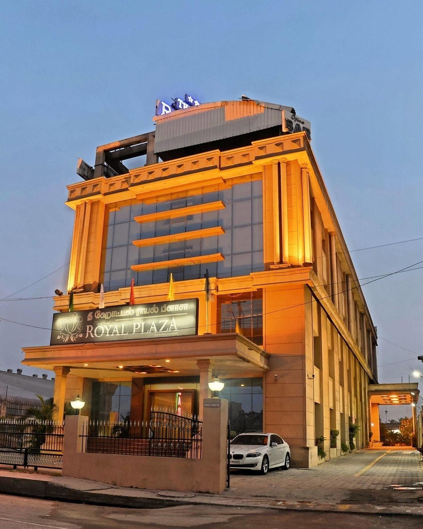 Отель Super Townhouse Koyambedu Ченнаи Экстерьер фото